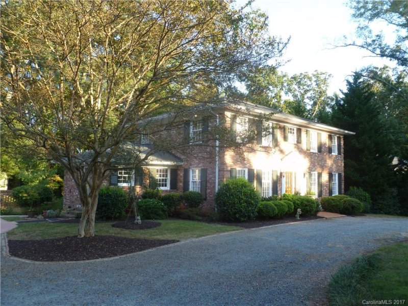 Property image 2 at 1311 Burtonwood Circle, Charlotte, NC 28212