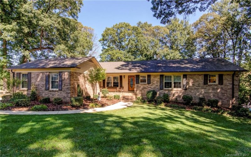 21516 Blakely Shores Drive