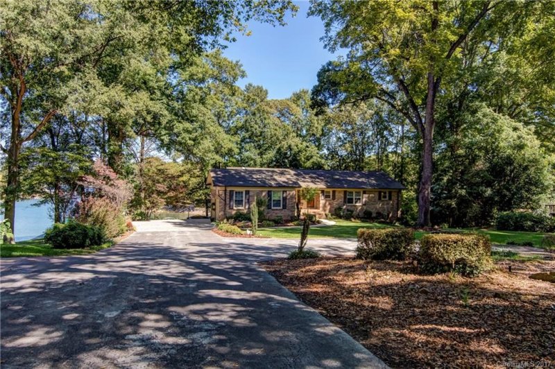 Property image 2 at 21516 Blakely Shores Drive, Cornelius, NC 28031