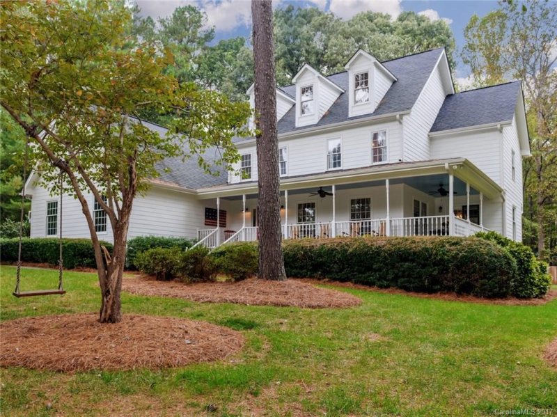 Property image 2 at 1817 Tanglebriar Court, Matthews, NC 28104