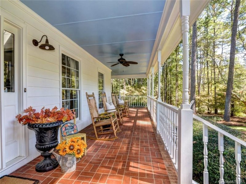 Property image 3 at 1817 Tanglebriar Court, Matthews, NC 28104