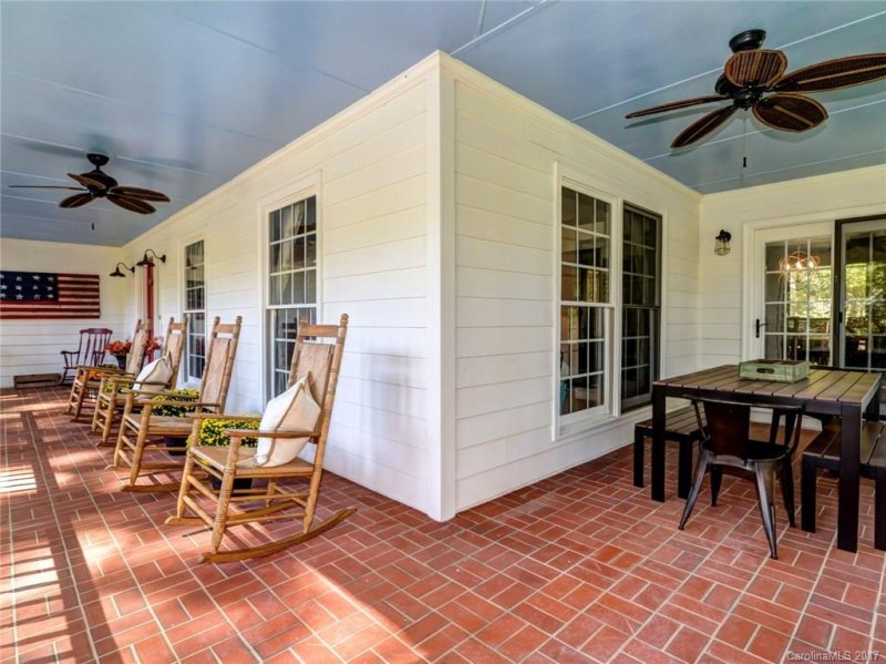 Property image 4 at 1817 Tanglebriar Court, Matthews, NC 28104