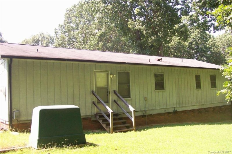 Property image 2 at 140 Barclay Lane, Mooresville, NC 28115