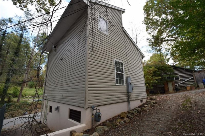 Property image 2 at 11 Pinewood Road, Asheville, NC 28805