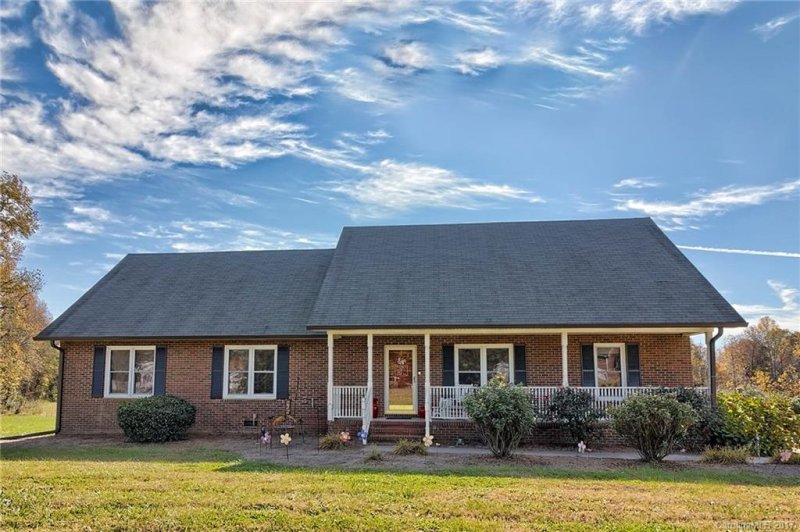 1425 Fieldcrest Drive