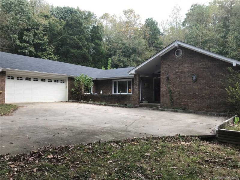 5601 Mountaineer Lane