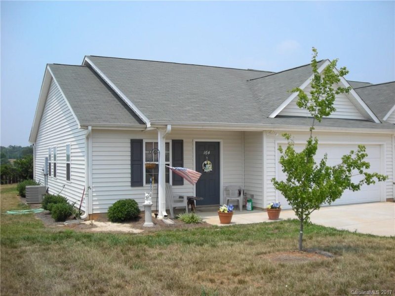 Property image 2 at 164 Springwood Lane, Mooresville, NC 28117