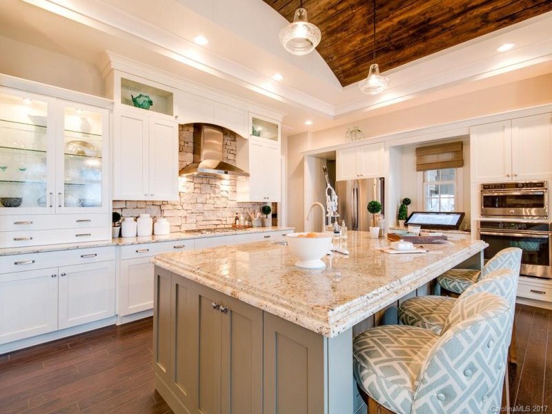 Property image 5 at 102 Old Forest Drive, Asheville, NC 28803