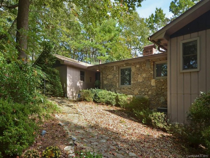 Property image 2 at 1106 Wildlife Trail, Hendersonville, NC 28739