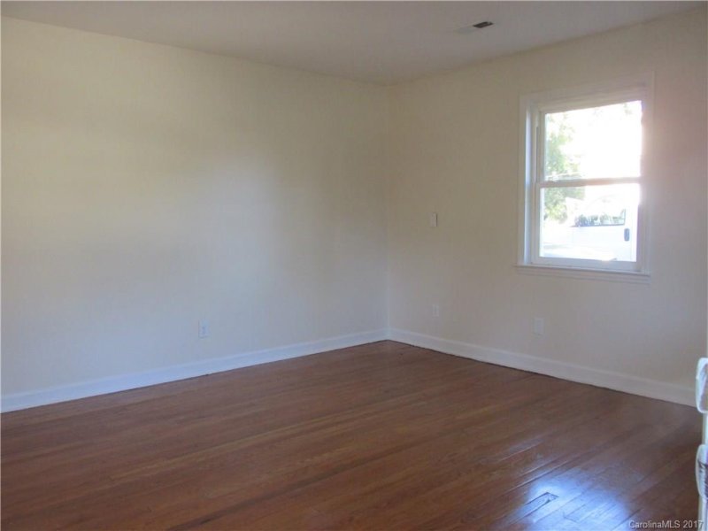 Property image 2 at 4331 Briarhill Drive, Charlotte, NC 28215