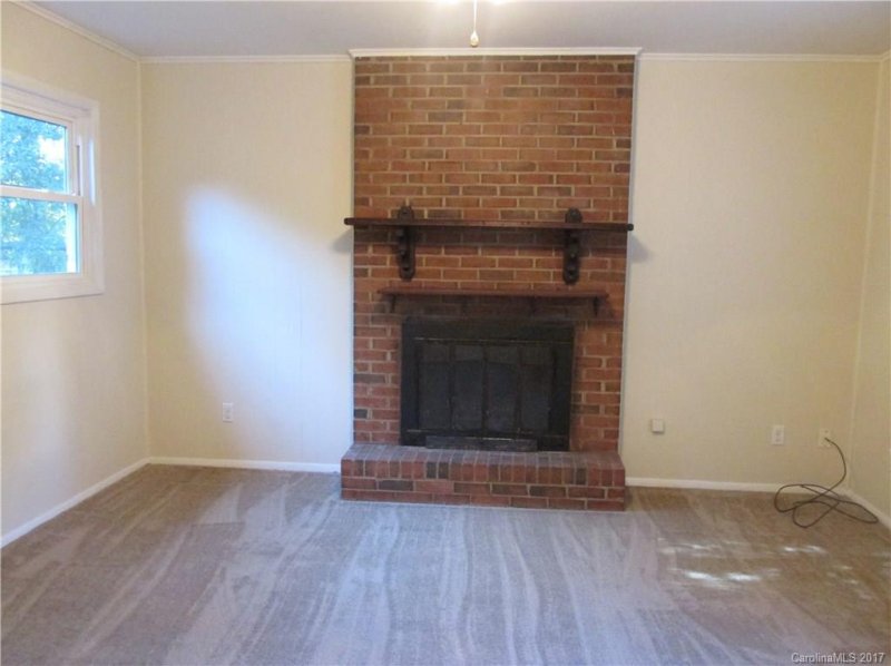 Property image 5 at 4331 Briarhill Drive, Charlotte, NC 28215