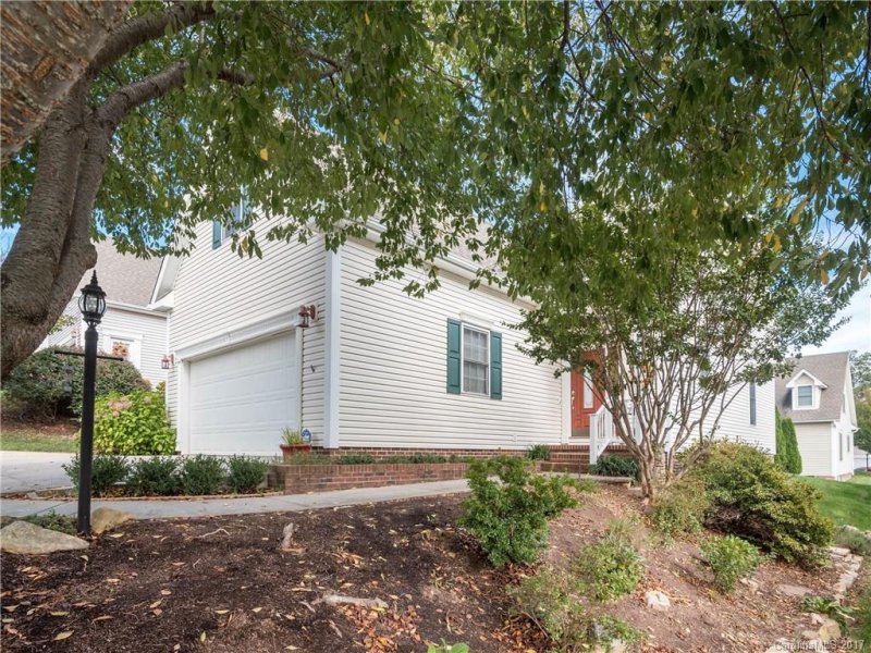 Property image 2 at 15 Flowering Cherry Drive, Asheville, NC 28805