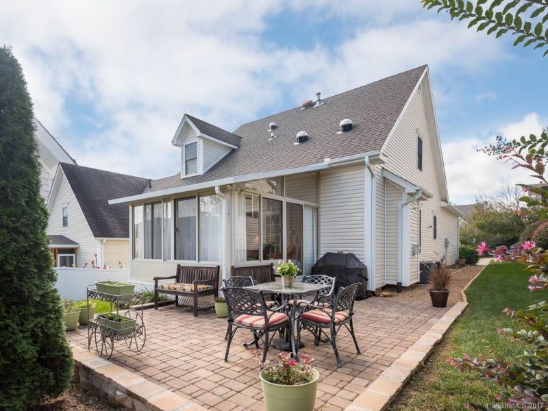 Property image 3 at 15 Flowering Cherry Drive, Asheville, NC 28805