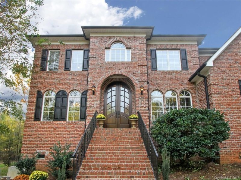 1048 James Madison Drive