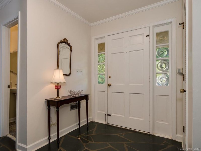 Property image 3 at 6115 Carriagehouse Lane, Charlotte, NC 28226