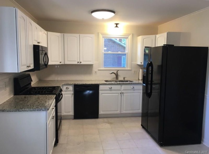 Property image 4 at 5710 Charing Place, Charlotte, NC 28211