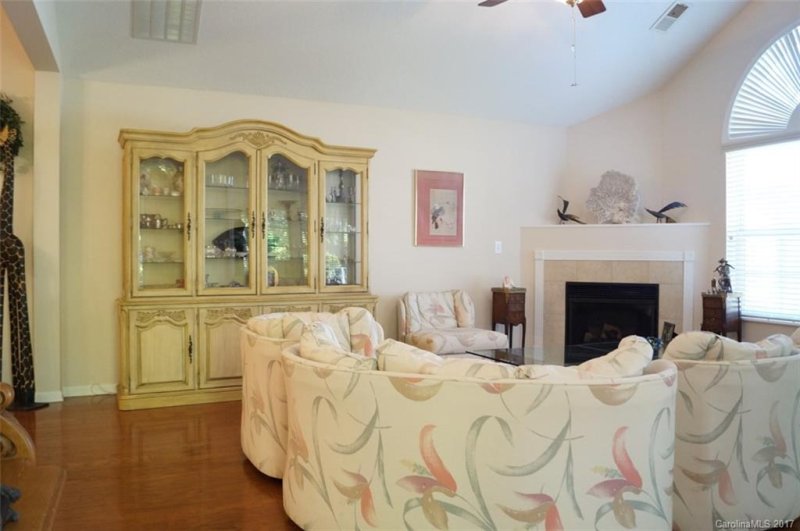 Property image 3 at 2423 Coltsview Lane, Matthews, NC 28105