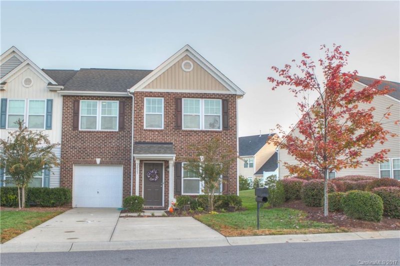 2023 Oxford Heights Lane