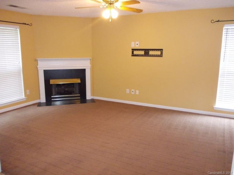 Property image 3 at 2426 Celosia Drive, Charlotte, NC 28262