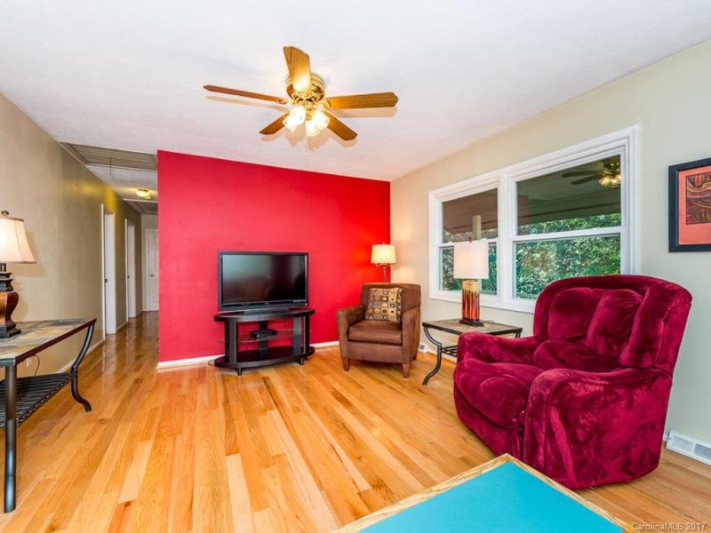 Property image 2 at 19 Brookcliff Drive, Asheville, NC 28804