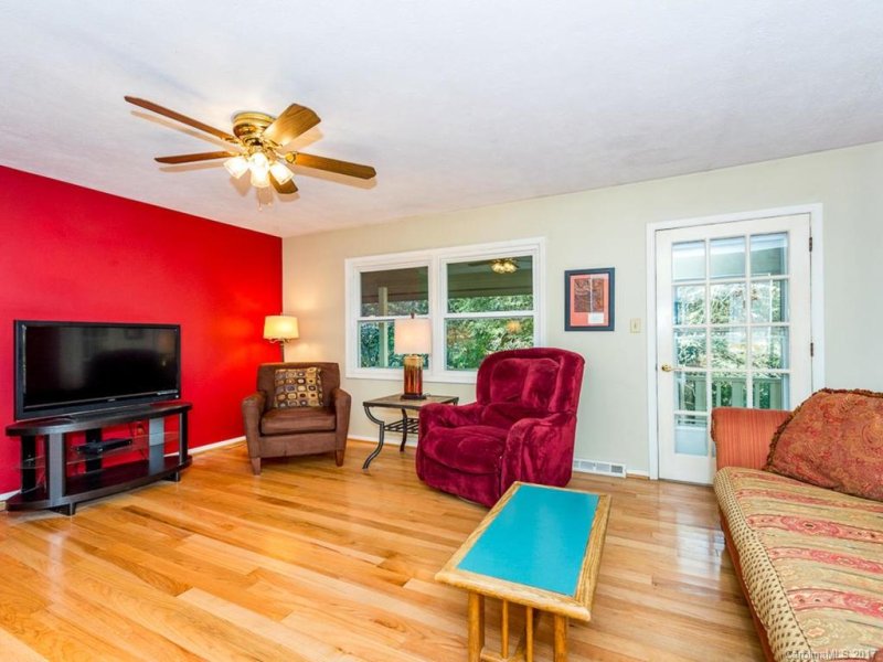 Property image 3 at 19 Brookcliff Drive, Asheville, NC 28804