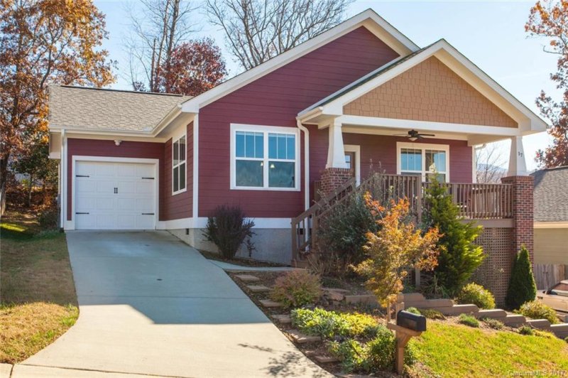 Property image 2 at 17 Byrdcliffe Lane, Asheville, NC 28805