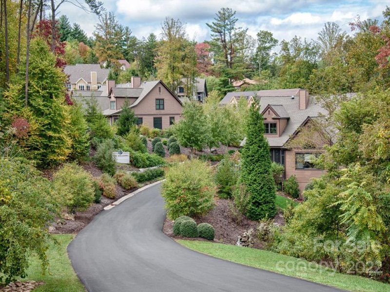 Property image 2 at 69 Village Pointe Lane, Asheville, NC 28803