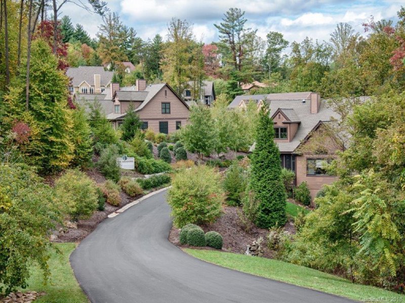 Property image 5 at 78 Village Pointe Lane, Asheville, NC 28803
