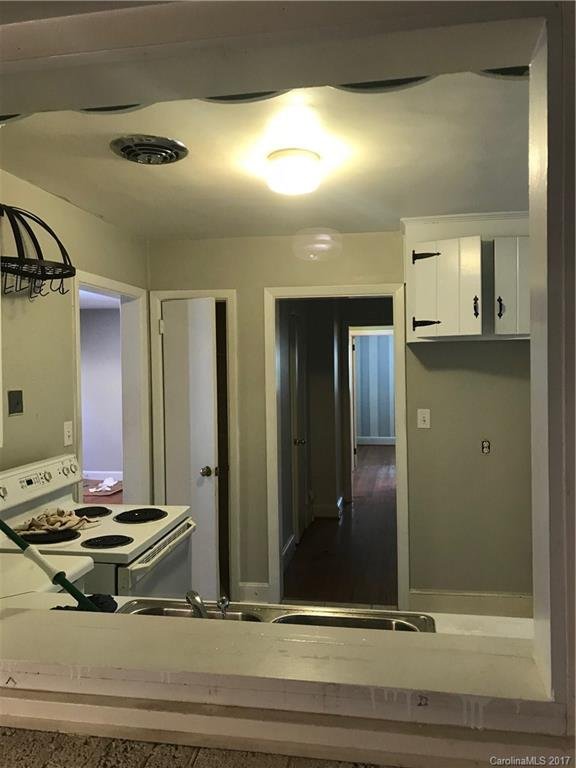 Property image 3 at 5038 Lochlain Drive, Charlotte, NC 28217