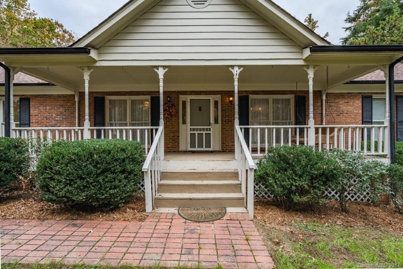 1584 Old Tara Lane