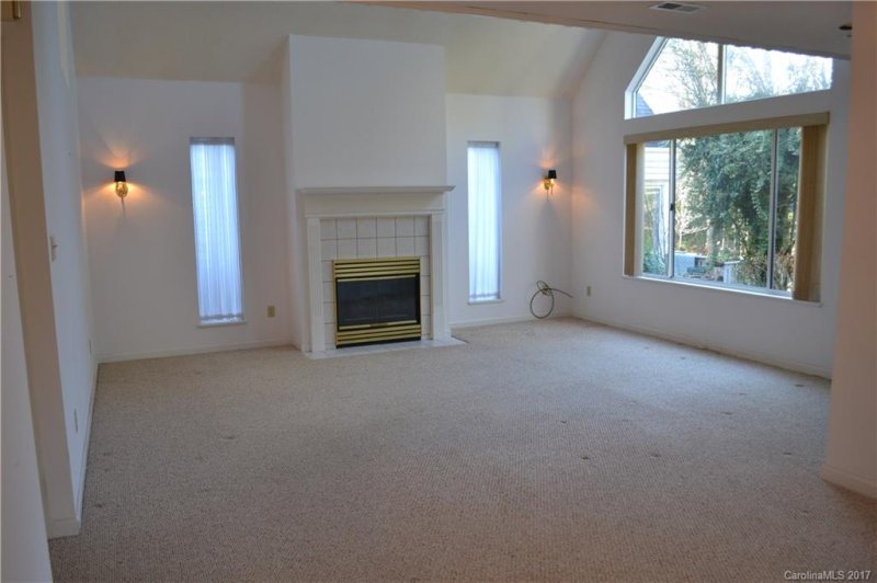 Property image 2 at 14 Stuart Circle, Asheville, NC 28804