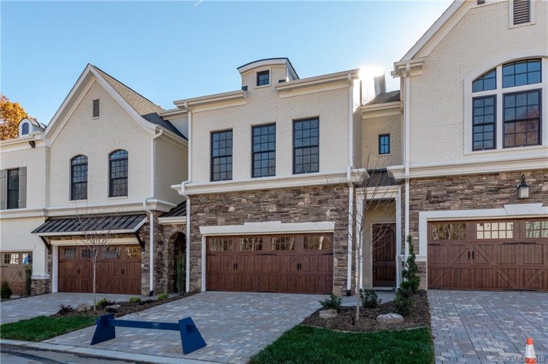 Property image 5 at 5033 Vernet Lane, Charlotte, NC 28210