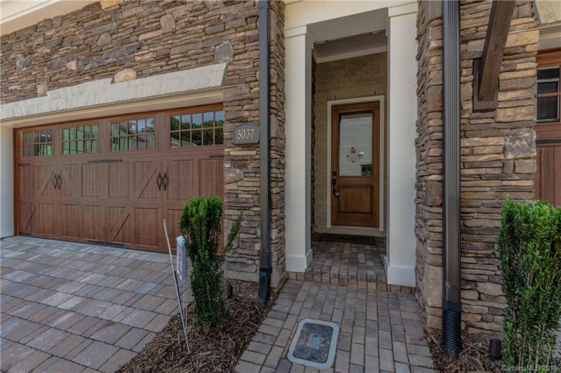 Property image 5 at 5037 Vernet Lane, Charlotte, NC 28210