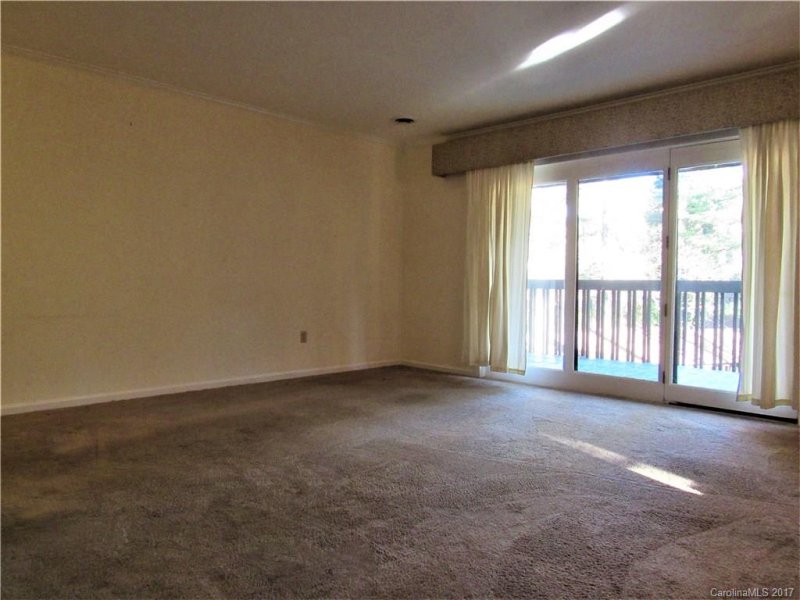 Property image 3 at 75 Maxine Lane, Hendersonville, NC 28739