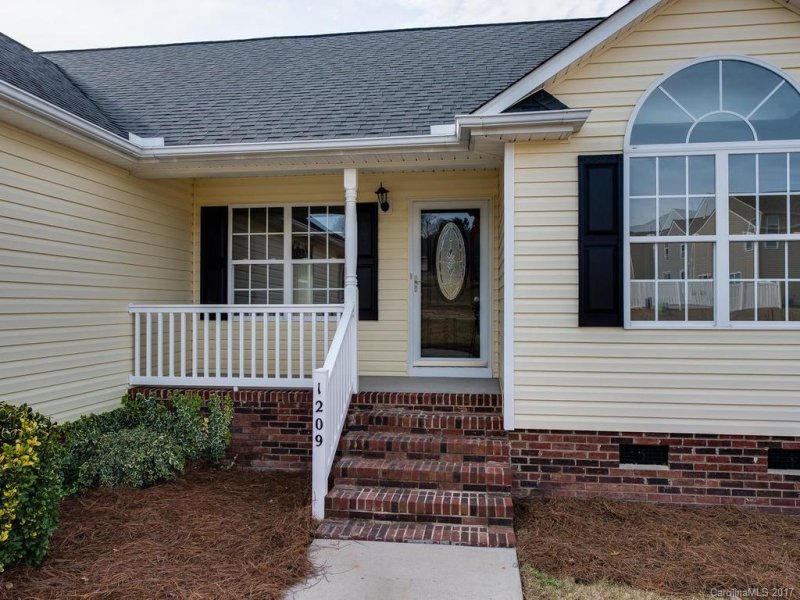 Property image 2 at 1209 Farm Branch Drive, Concord, NC 28027