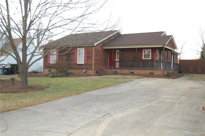 3530 Farm Lake Drive