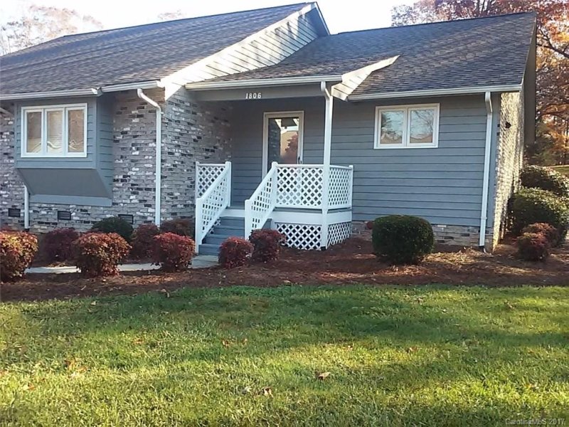 1806 Wellington Hills Circle