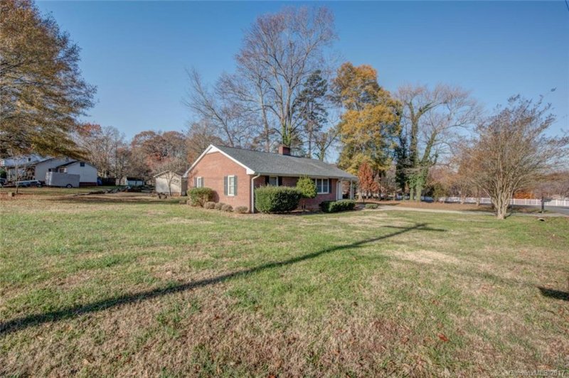 Property image 2 at 801 Black Springs Drive, Gastonia, NC 28054