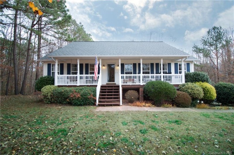 Property image 2 at 160 Kingfisher Drive, Mooresville, NC 28117