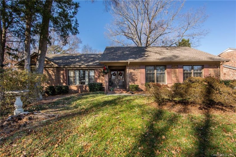 8227 Cliffside Drive