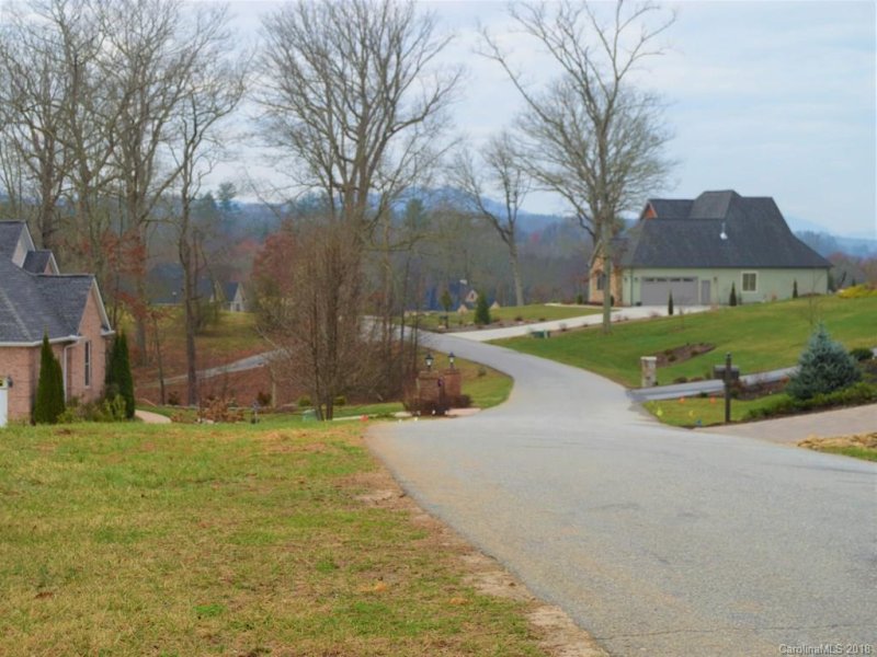 Property image 2 at 75 Ridgeview Hill Drive, Hendersonville, NC 28791