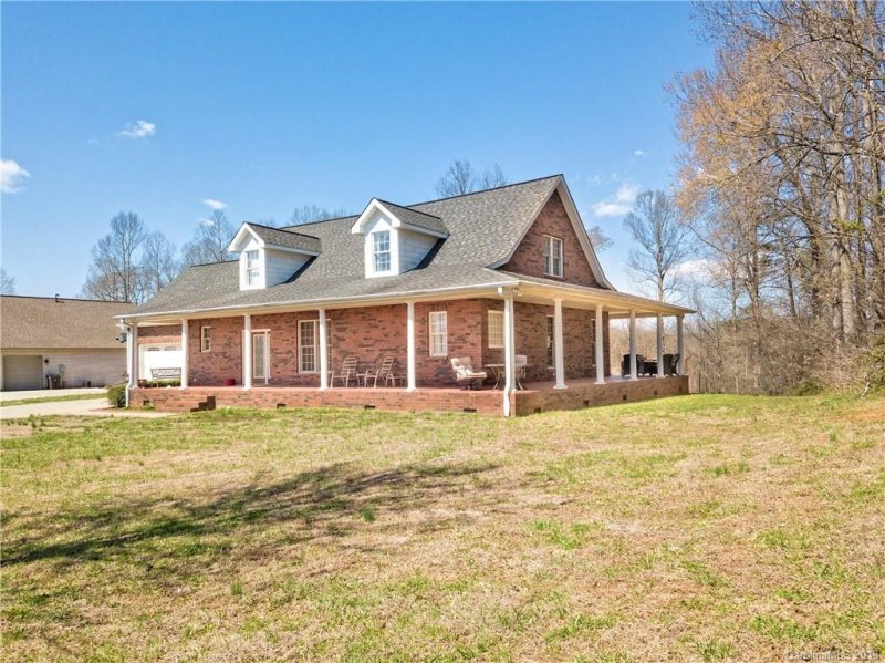 Property image 2 at 152 Zurich Lane, Statesville, NC 28625
