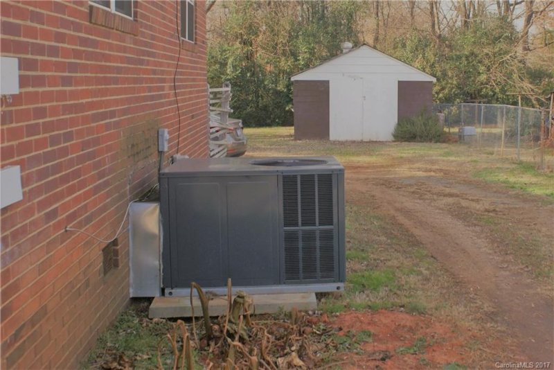 Property image 2 at 2516 Old Steele Creek Road, Charlotte, NC 28208