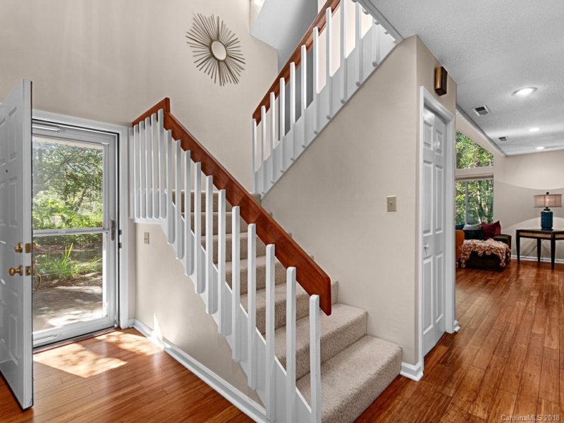 Property image 4 at 10 Stuart Circle, Asheville, NC 28804