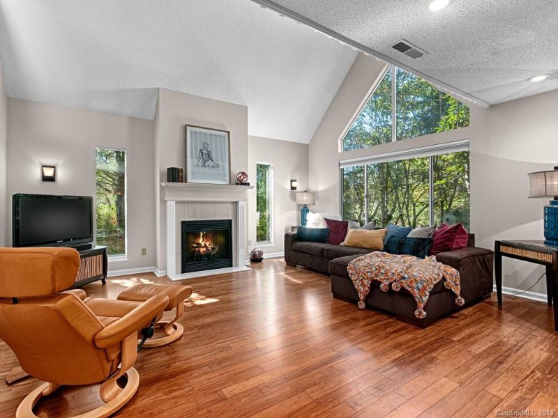 Property image 5 at 10 Stuart Circle, Asheville, NC 28804