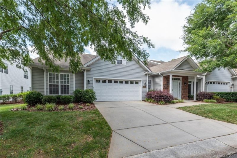 Property image 2 at 8708 Richmond Hill Court, Charlotte, NC 28277