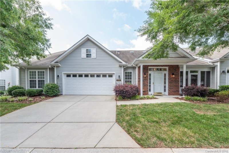 Property image 3 at 8708 Richmond Hill Court, Charlotte, NC 28277