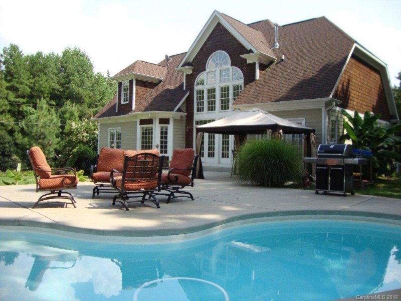 Property image 3 at 173 Yellow Jacket Circle, Mooresville, NC 28117