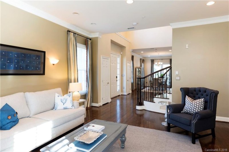 Property image 5 at 370 Wendover Heights Circle, Charlotte, NC 28211