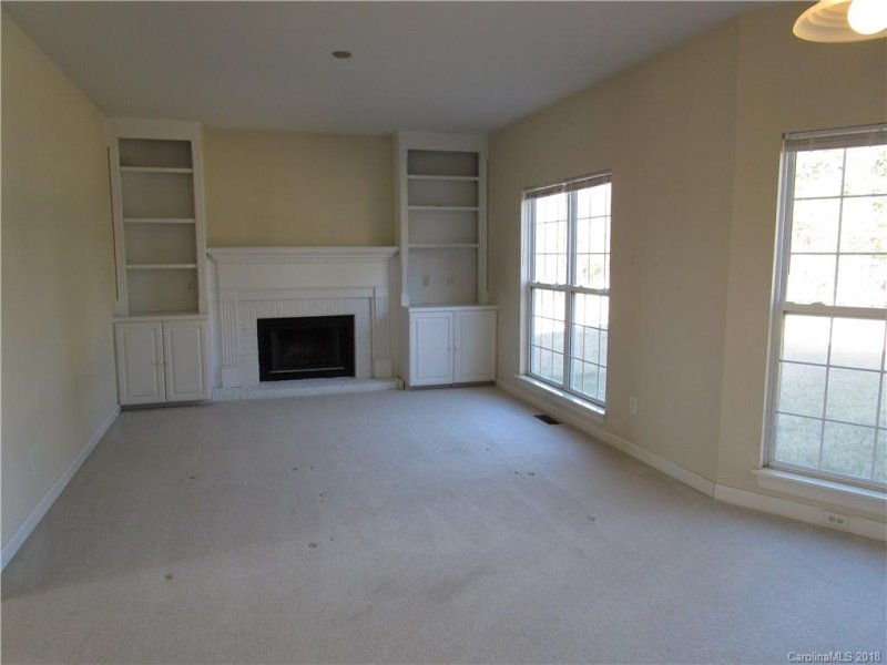 Property image 3 at 10411 Rougemont Lane, Charlotte, NC 28277